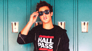 Man black shirt sunglasses blue - paris school free wallpaper