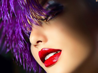 Woman redlipstick purplefeathers closed eyes - rich vivid color free wallpaper