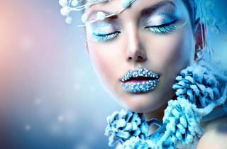 Woman blue makeup tiara pearls - alberto seveso free wallpaper