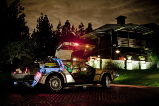 Car house night truck hologram - a large truck free wallpaper