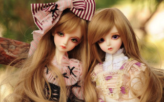 Two dolls tree branch gothic - together free wallpaper