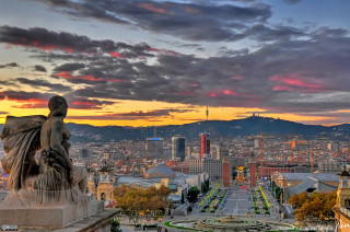 Cityscape statue woman sunset magicrealism - a statue of a woman free wallpaper