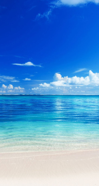 Beach boat blue sky clouds 2 - a boat free wallpaper