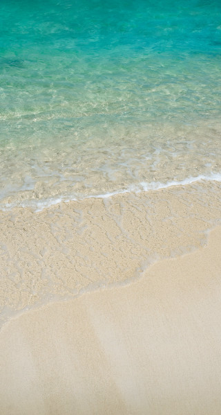 Beach blue ocean sandy shore - a blue ocean free wallpaper