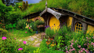 Hobbit house garden table chairs - esao free wallpaper