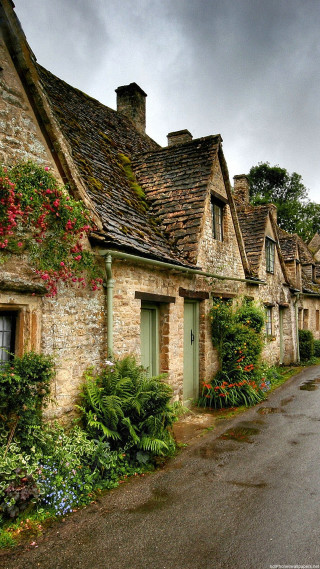 Street houses flowers windows doors - free landscape wallpaper