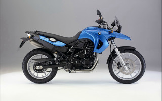 Blue motorcycle digital rendering helmet - a gray background free wallpaper