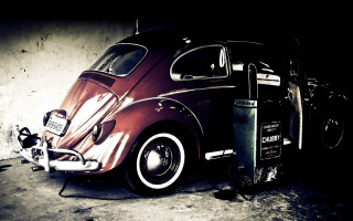 Car parked garage gas pump - vintage free wallpaper