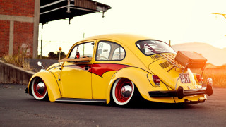 Yellow car red stripe parking - hood free wallpaper
