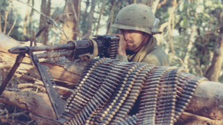 Man helmet machine gun forest - les automatiste free wallpaper