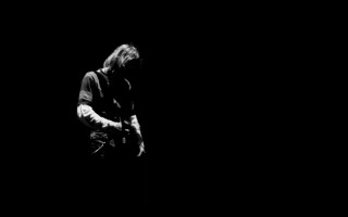 Man playing guitar dark background 2 - david gilmour blythe free wallpaper