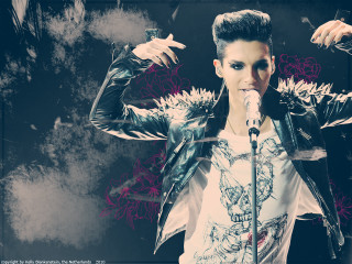Man microphone smokestack black white - photo of him free wallpaper