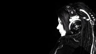 Woman dreadlocks headphones looking away - arabella rankin free wallpaper for desktop