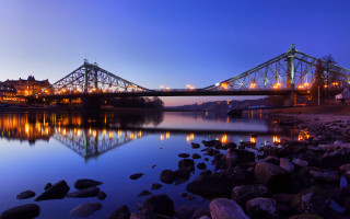 Bridge river city lights nighttime 2 - boleslaw cybi free wallpaper