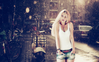 Woman rain bicycle blonde night - artur tarnowski free wallpaper