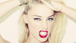 Woman red lip watch head - perfect face free wallpaper