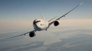 Airplane flying sky land water - a large air plane free wallpaper