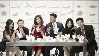 Group eating coffee talking cellphones - coffee free wallpaper