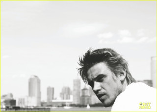Man white shirt city background - adam willaerts free wallpaper