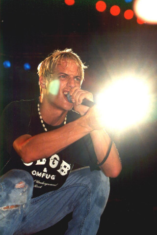 Man microphone stage lights person - david boyd free wallpaper