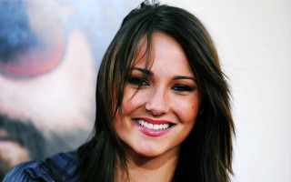 Woman long hair smiling camera 2 - aramenta dianthe vail free wallpaper for desktop