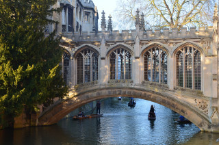 Bridge boat arched windows neo - the water below free wallpaper