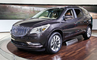 Silver suv showroom wooden floor - a silver suv free wallpaper