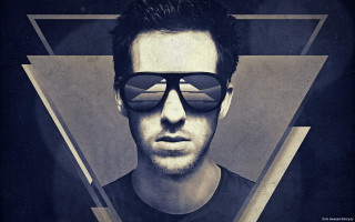 Man sunglasses triangle background middle - sunglass free wallpaper