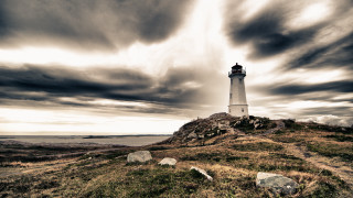 Lighthouse hill cloudy sky trail - adobe lightroom free wallpaper