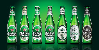 Beer group bottles green background - 2 d sprite free wallpaper