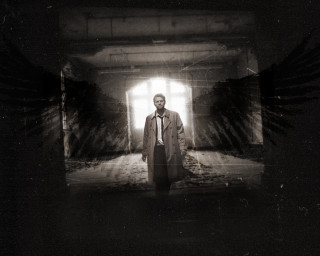 Man tunnel wings floor open - a tunnel free wallpaper