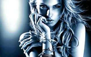 Woman long hair bracelets blue - her face free wallpaper for desktop