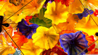 Colorful glass sculpture flowers leaves - an abstract sculpture free wallpaper