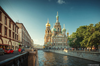 River city church people walking - fedot sychkov free wallpaper