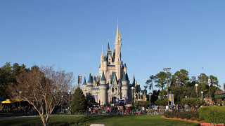 Castle people walking blue sky - it in front free wallpaper