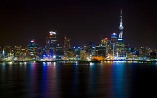 City skyline night bright light 3 - a reflection of the water free wallpaper