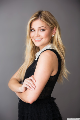 Woman blonde hair posing arms - alexis simon belle free wallpaper