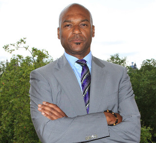 Man suit tie crossed arms 2 - new free wallpaper