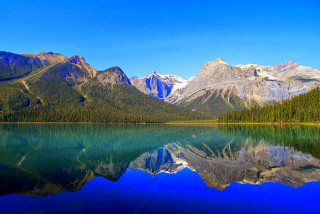 Mountain range reflection lake blue 9 - green tree free wallpaper
