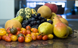 Fruit pile table grapes next - neoplasticism free wallpaper