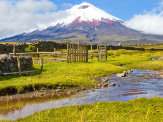 Mountain stream wooden fence foreground - in the foreground free wallpaper
