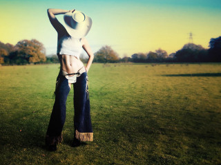 Woman hat field hands hips - a woman in a hat free wallpaper