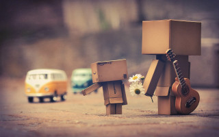 Cardboard man guitar flower vw - free valentines wallpaper