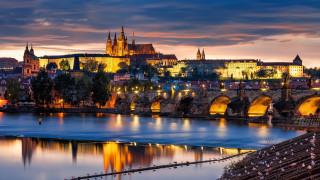 City bridge castle night bright - a city free wallpaper