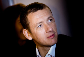 Man suit tie serious look 43 - his face and shoulders free wallpaper
