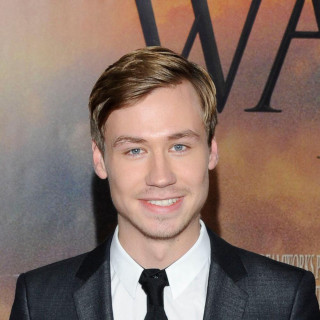 Man suit tie smiling movie - a marble sculpture free wallpaper