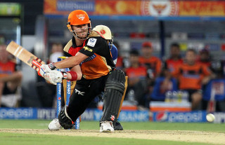 Man helmet swinging bat ball - an oil free wallpaper