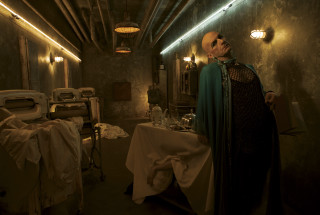 Creepy room bed table mask - transgressive free wallpaper