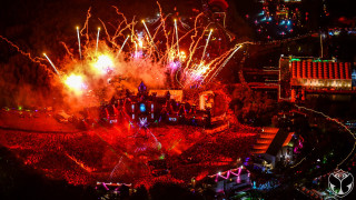 Firework display night group people - maximalism free wallpaper