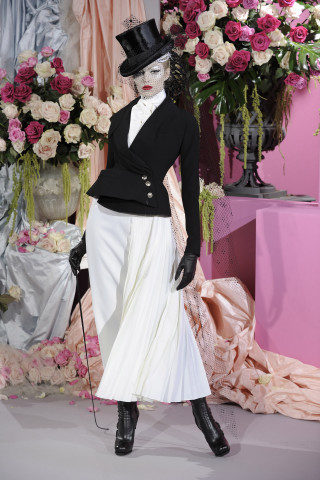 Woman white dress black hat - didier mouron free wallpaper